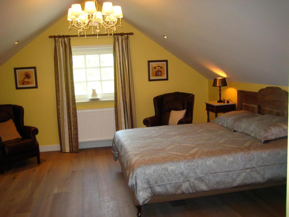 Vakantiehuis Aen De Roderburgh Maaseik Habitación foto