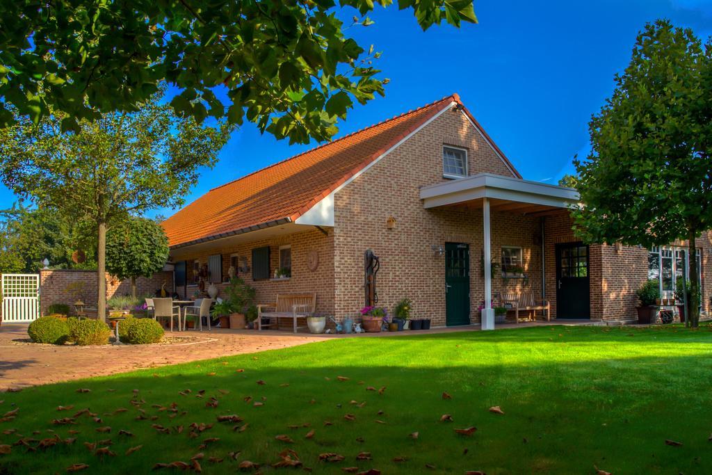 Vakantiehuis Aen De Roderburgh Maaseik Exterior foto